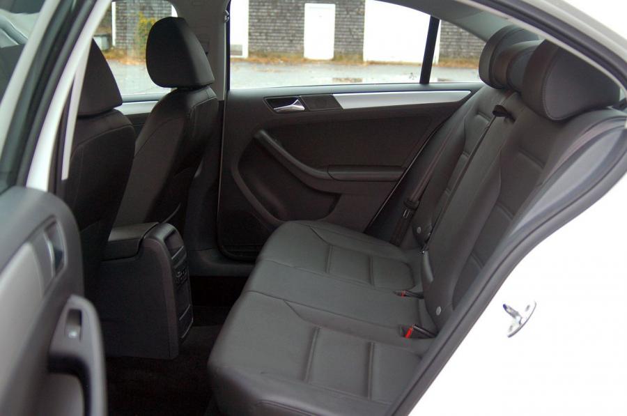  Volkswagen Jetta 2011 года  (фото 32 из 139)